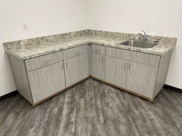 Best Care: Corner sink cabinetry