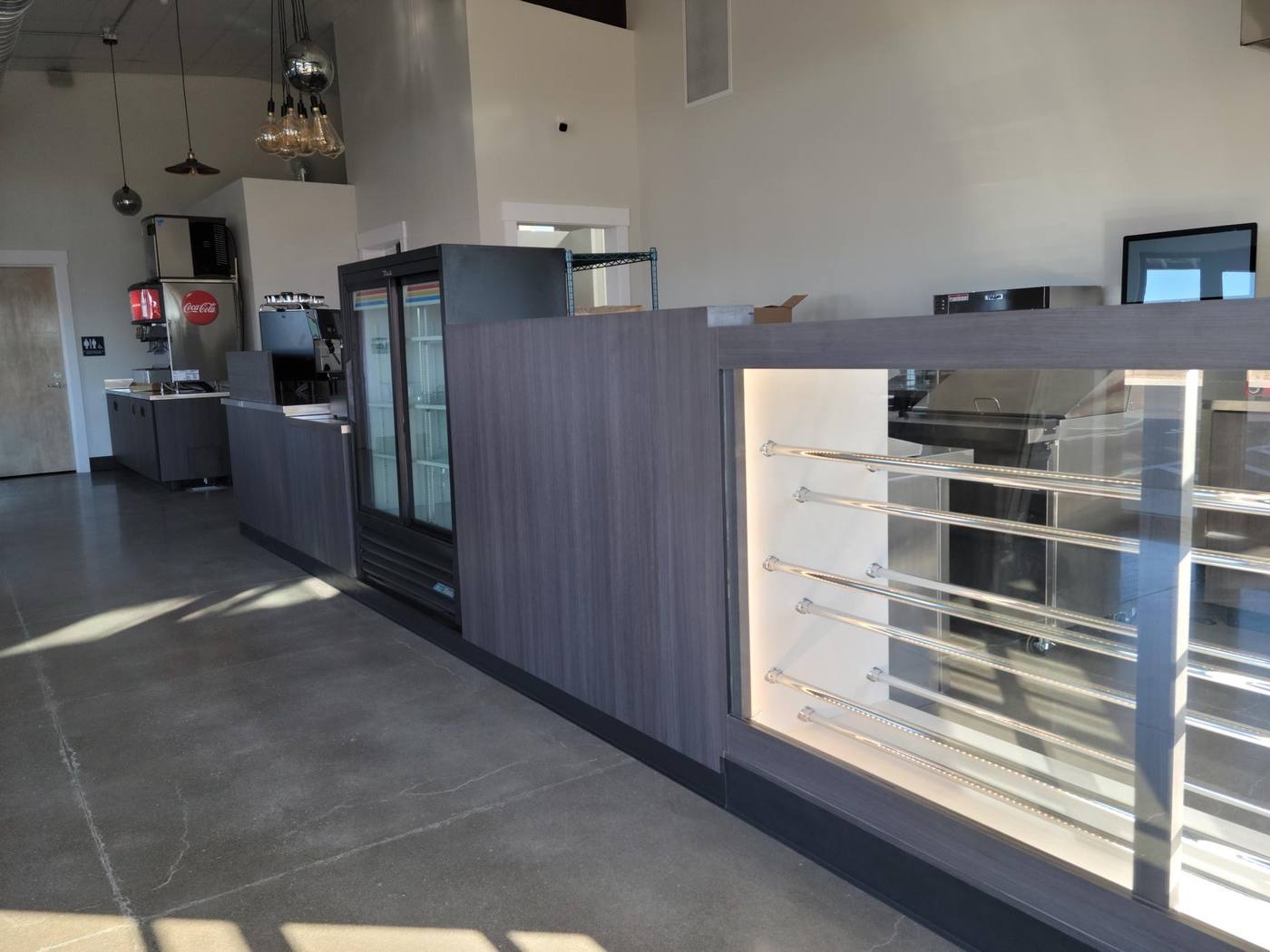 Big O Bagel: Service and display cabinetry