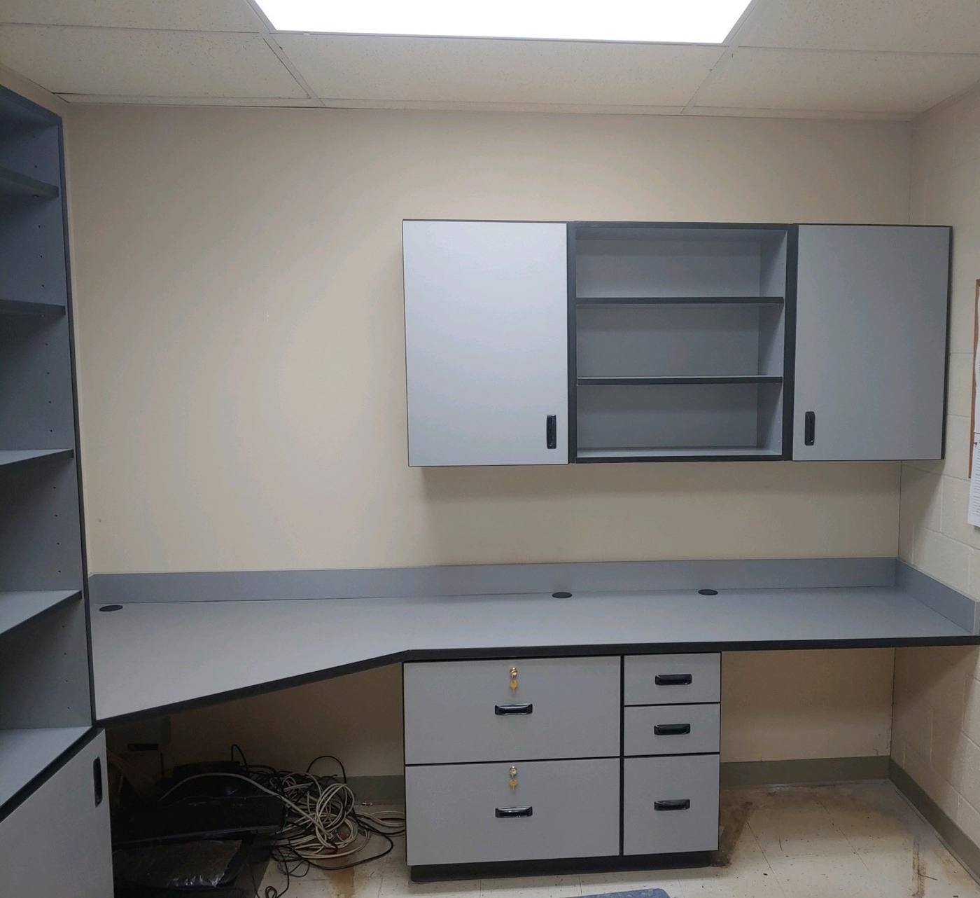 Les Schwab Tire Centers: West Linn / Cabinetry detail 12