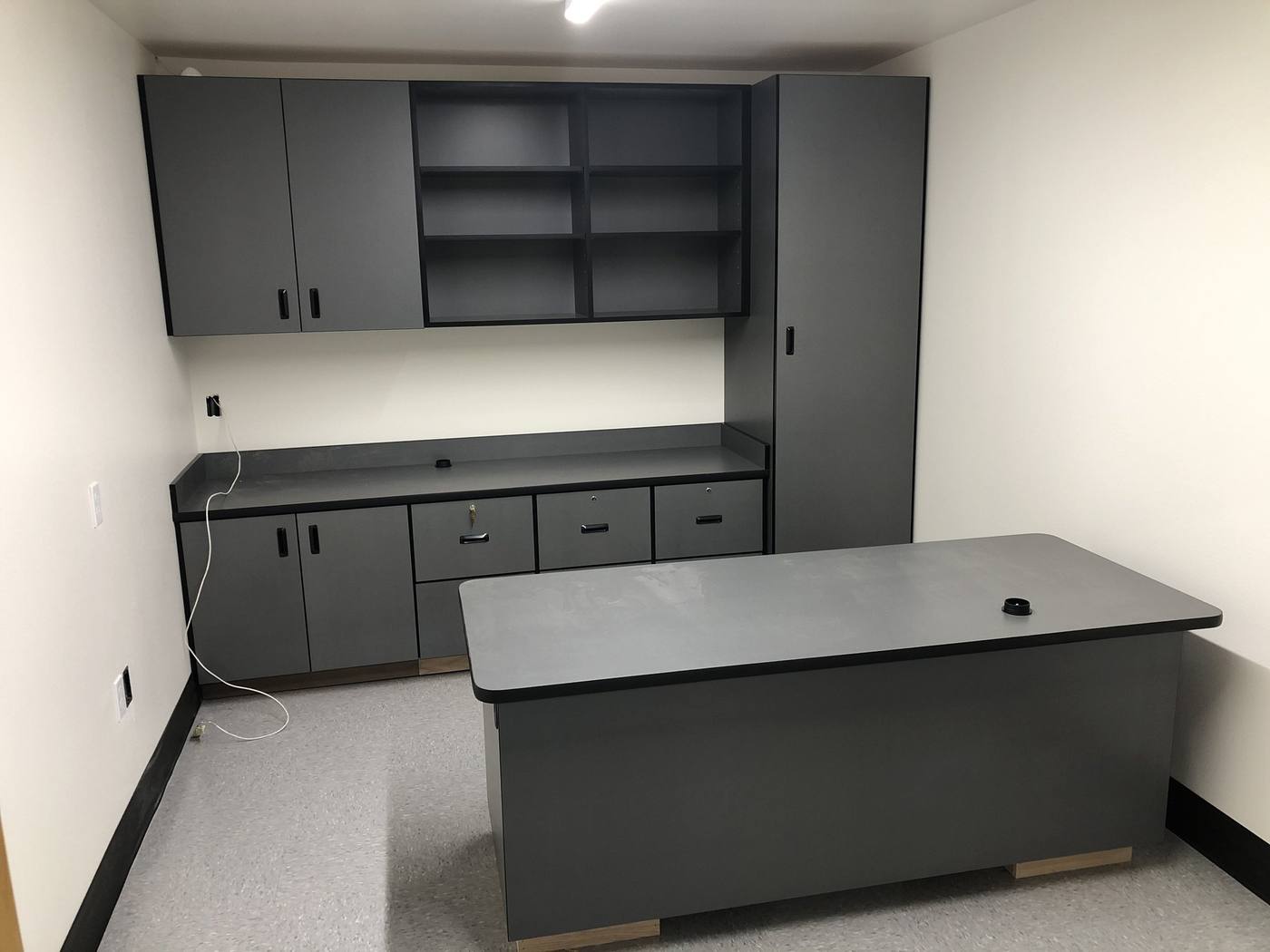 Les Schwab Tire Centers: Office storage / Cabinetry detail 03