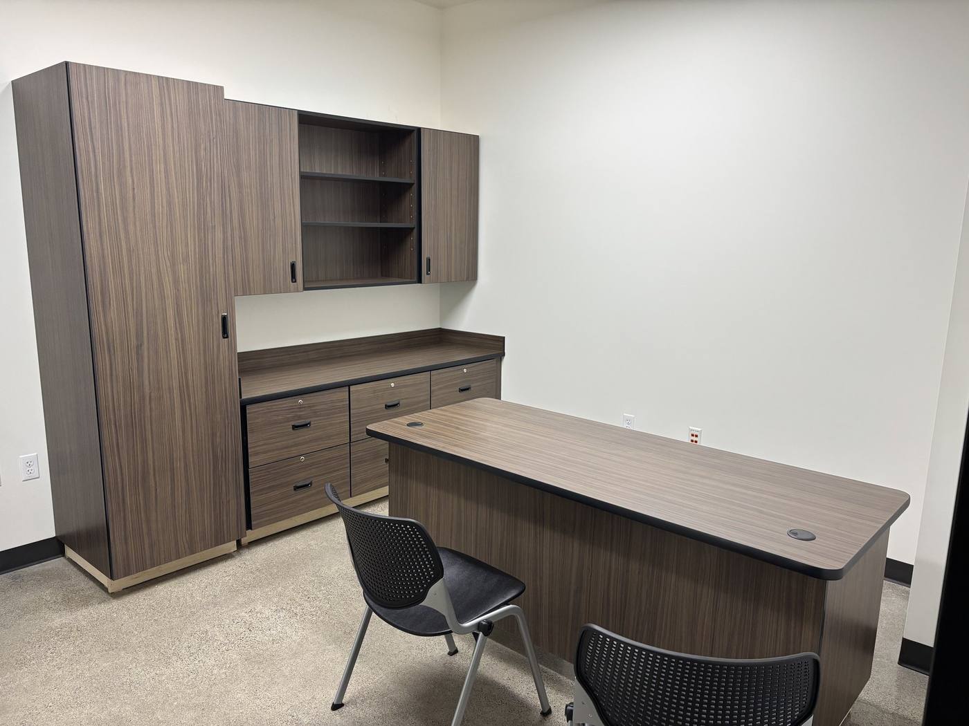 Les Schwab Tire Centers: Office storage / Cabinetry detail 17