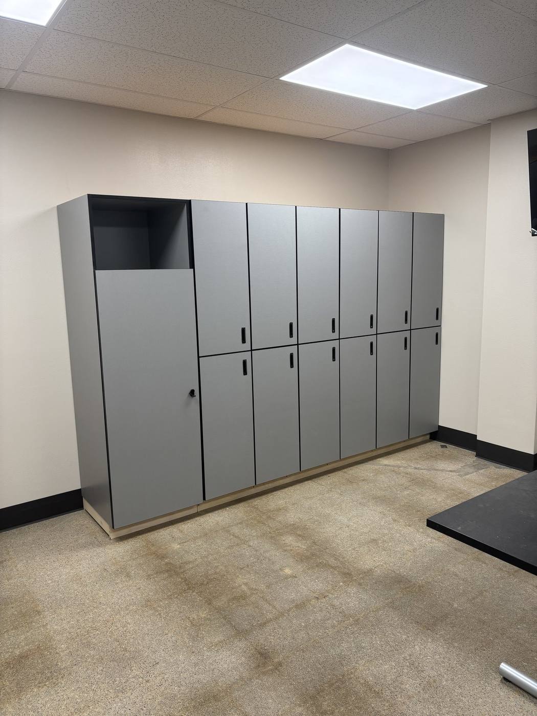 Les Schwab Tire Centers: Richland / Cabinetry detail 20