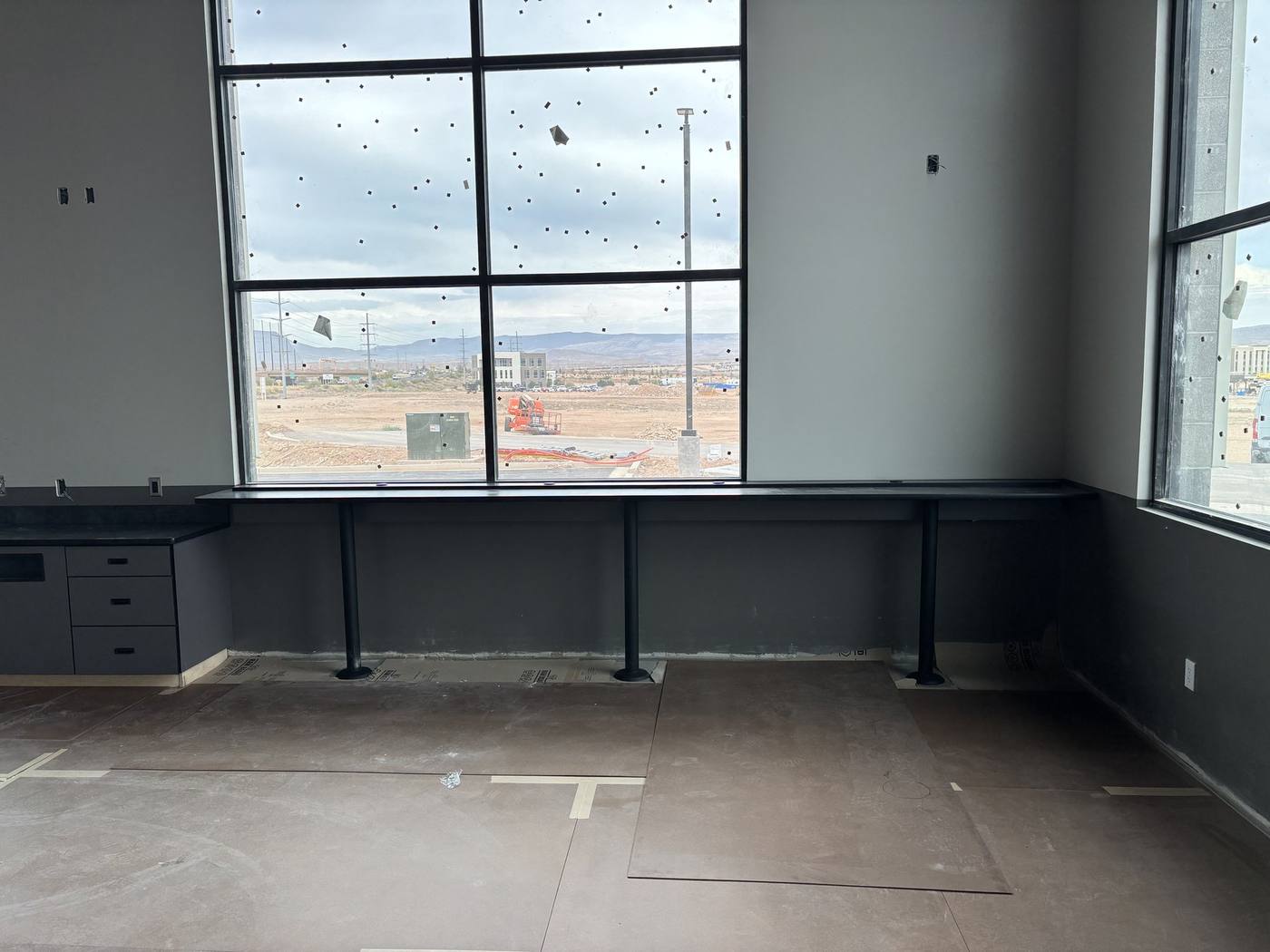 Les Schwab Tire Centers: St George / Cabinetry detail 21