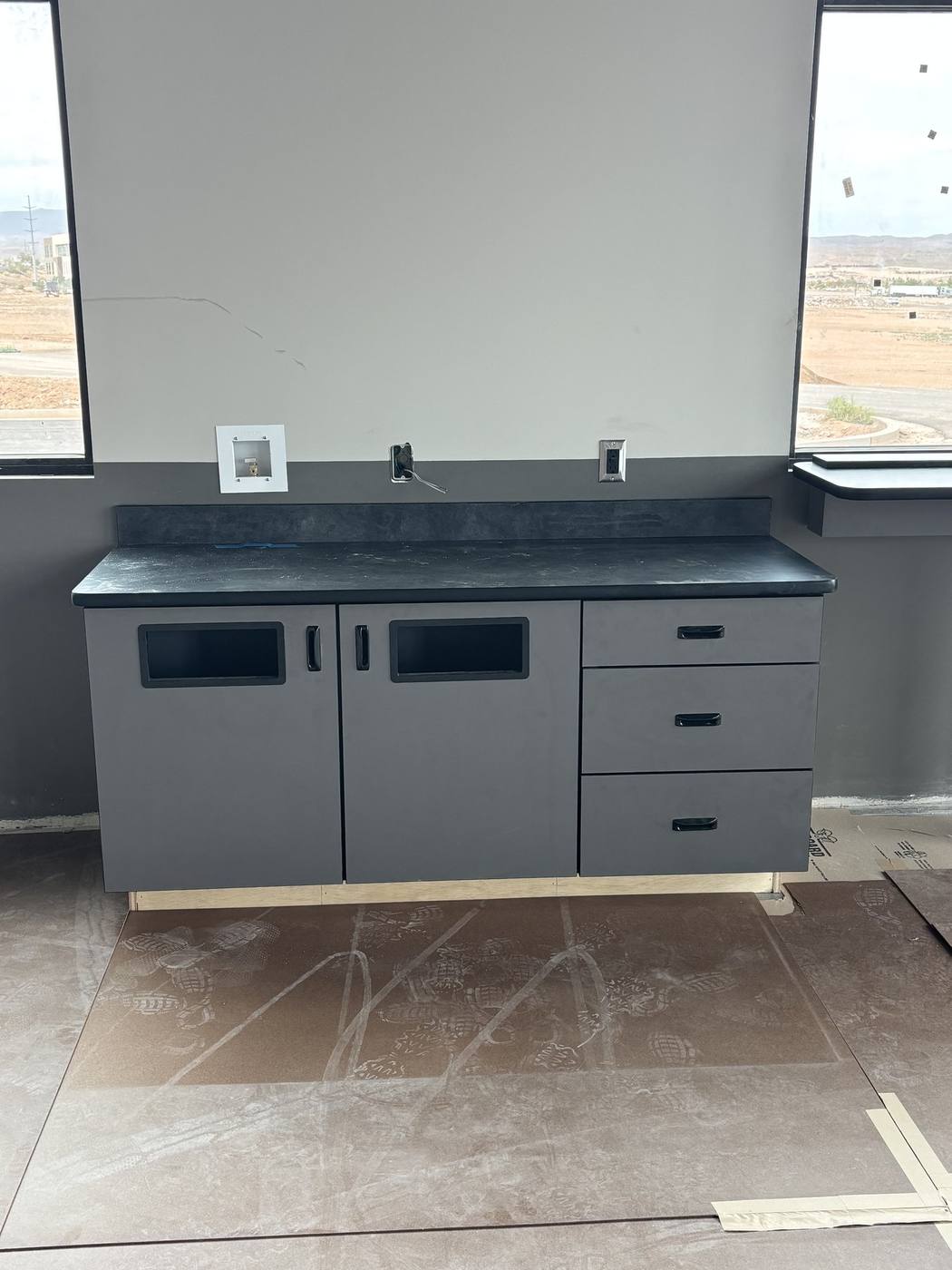 Les Schwab Tire Centers: St George / Cabinetry detail 22