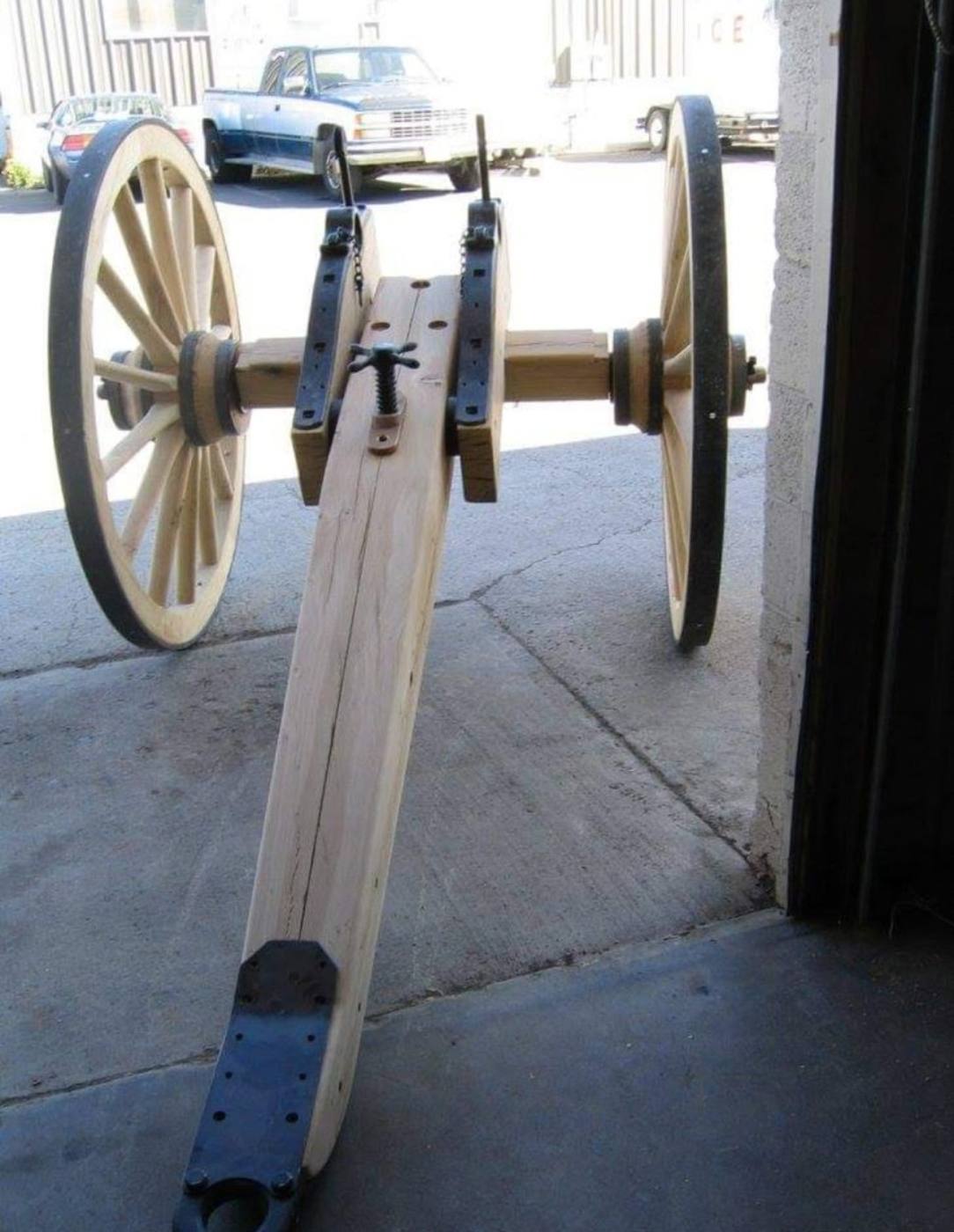 Napoleon Cannon Cradle: Full-length view of the assembled cradle